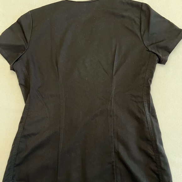 Women's NRG by Barco scrub top. Small - Picture 6 of 7